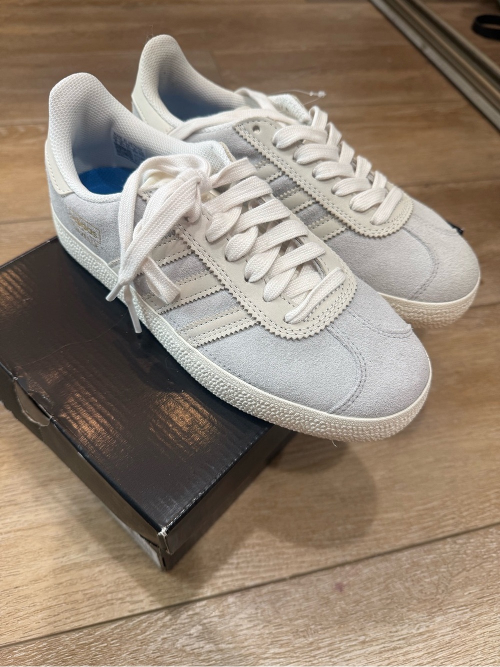 adidas Women’s Gazelle Suede Sneakers - Light Gray/White never worn